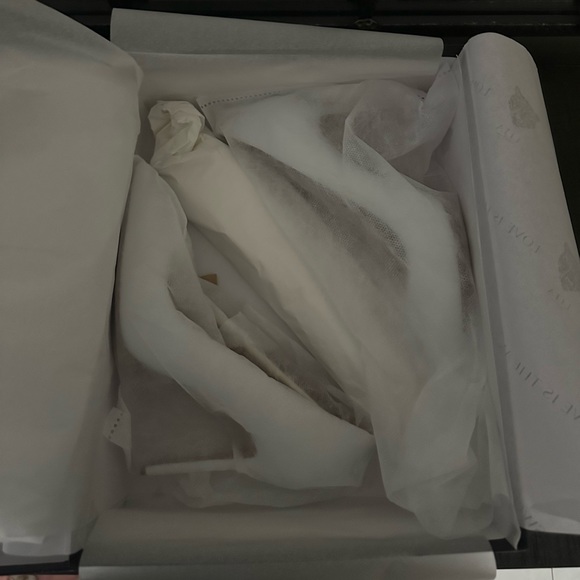 Lita by Ciara Solid Point Toe Pumps in White - Picture 8 of 10